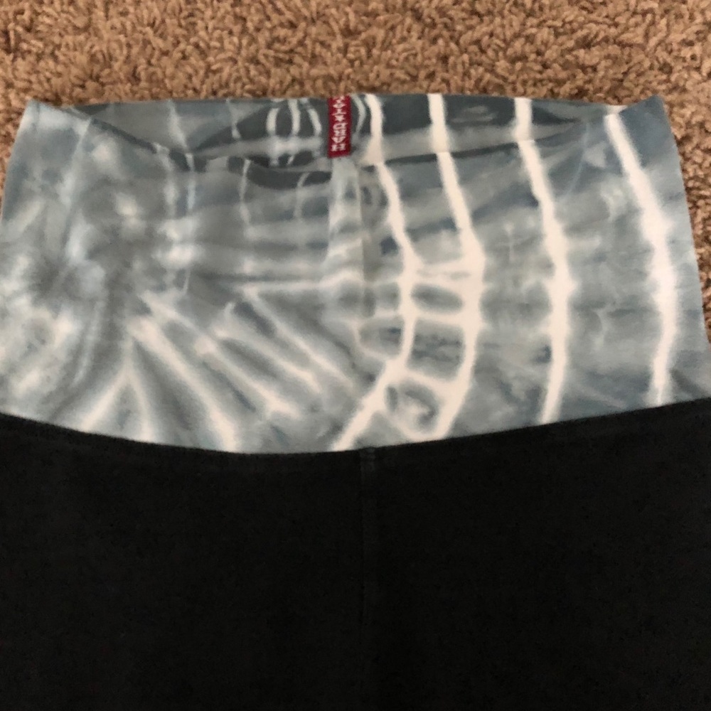 Black hard tail yoga pants